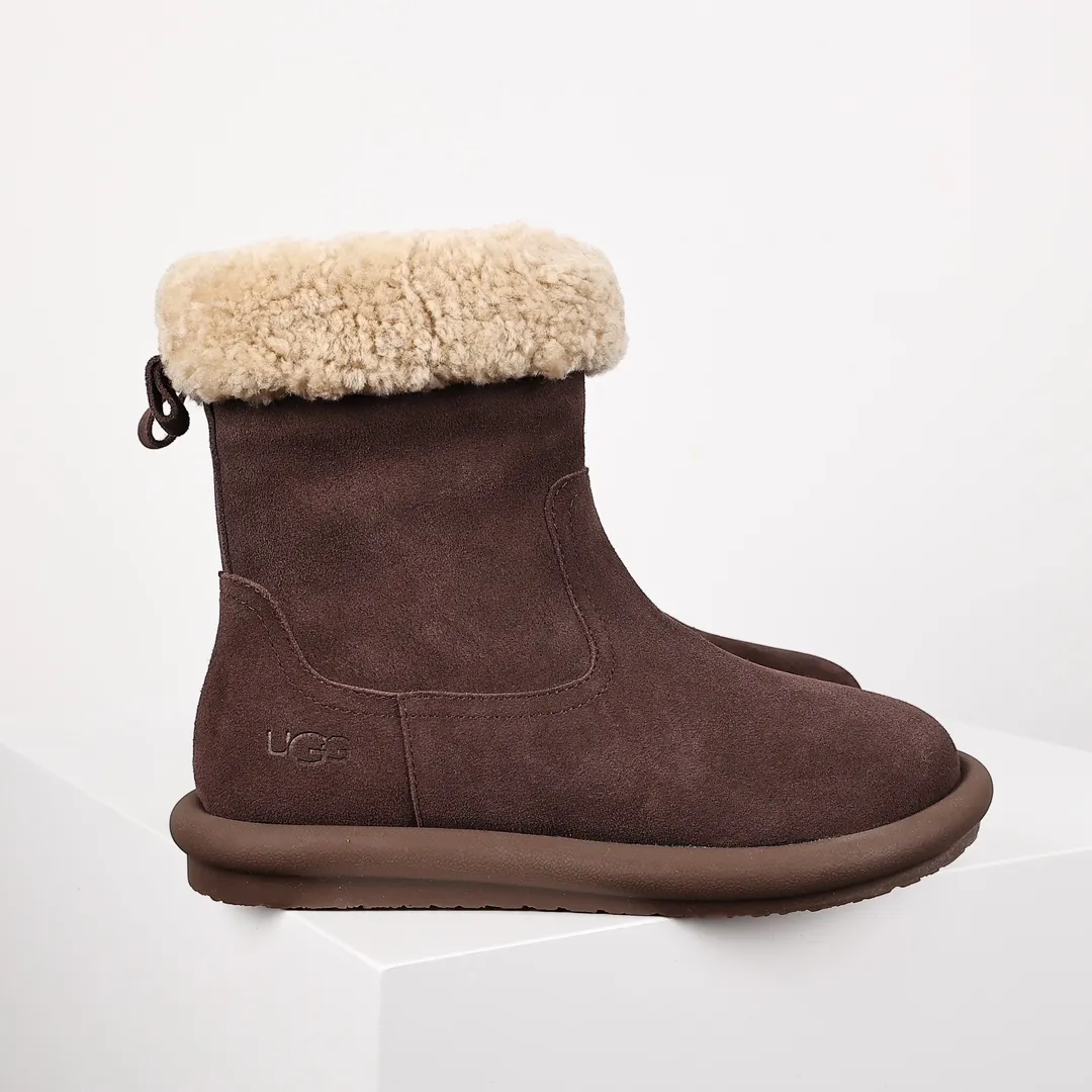 Pick up locally 💰720 The core recommendation is good price 𝐔𝐠𝐠 23 popular handmade sheep's curly boots Maillard girl's dream boots Korean and Korean style Fully handmade first-layer cow suede Teddy sheep's curly wool lining The combination has a great autumn and winter atmosphere Size: 35 36 37 38 39 40